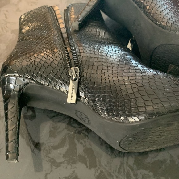 Michael Kors black python booties - Picture 5 of 11